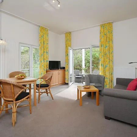 Daire Ferienwohnung-3-in-sellin-auf-ruegen-villa-celia-wlan-und-sauna-200-m-vom-strand-entfernt *