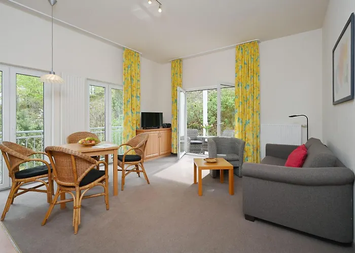 Апартаменты Ferienwohnung-3-in-sellin-auf-ruegen-villa-celia-wlan-und-sauna-200-m-vom-strand-entfernt *